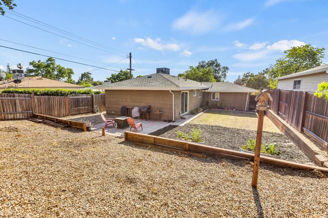 5736 Ensign St, Fair Oaks, CA 95628