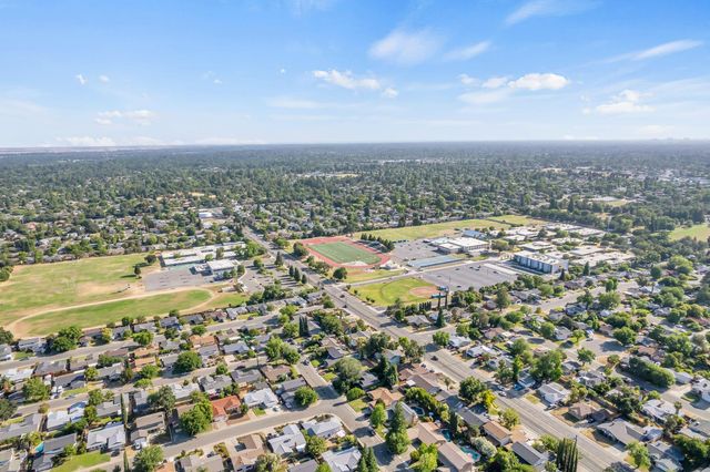 5736 Ensign St, Fair Oaks, CA 95628