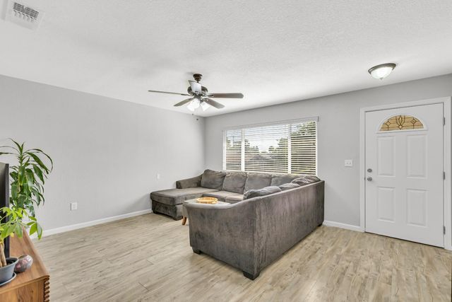 5736 Ensign St, Fair Oaks, CA 95628