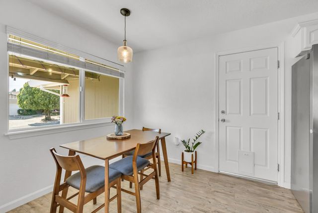 5736 Ensign St, Fair Oaks, CA 95628