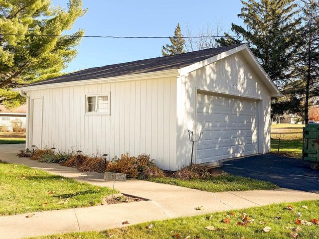 218 W Division Street, Mazomanie, WI 53560