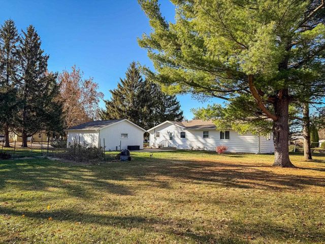 218 W Division Street, Mazomanie, WI 53560