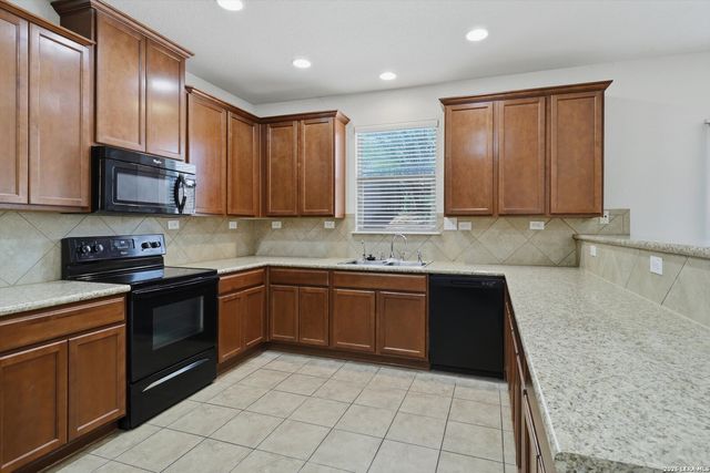 7121 Avery, Live Oak, TX 78233