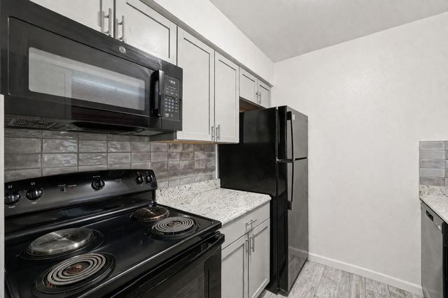200 Monterrey ST A & B, Elgin, TX 78621