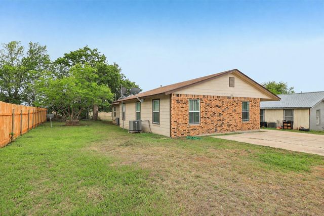 200 Monterrey ST A & B, Elgin, TX 78621