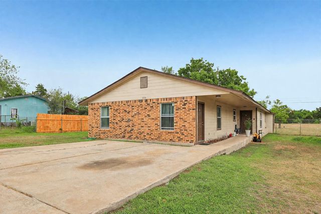 200 Monterrey ST A & B, Elgin, TX 78621