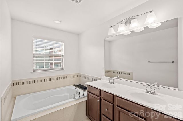 2435 Alyssa Lane, Charlotte, NC 28208