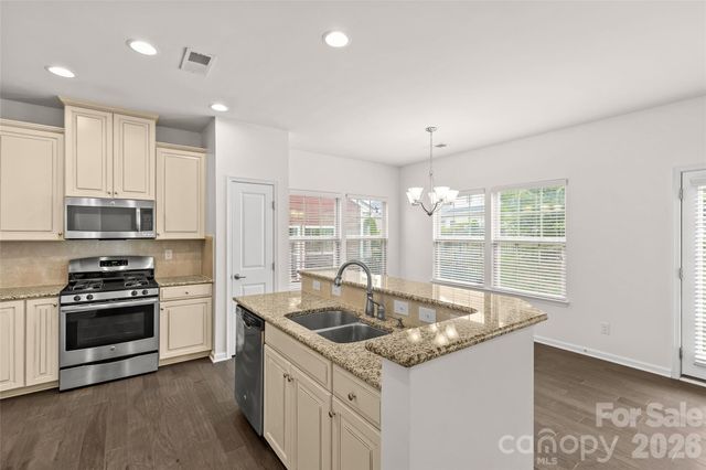 2435 Alyssa Lane, Charlotte, NC 28208