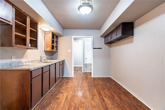 1216 Espinoza St, Corpus Christi, TX 78405