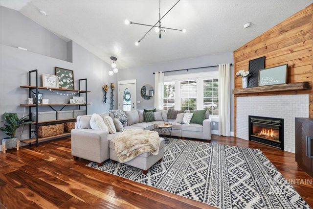 300 W Sedgewick, Meridian, ID 83646