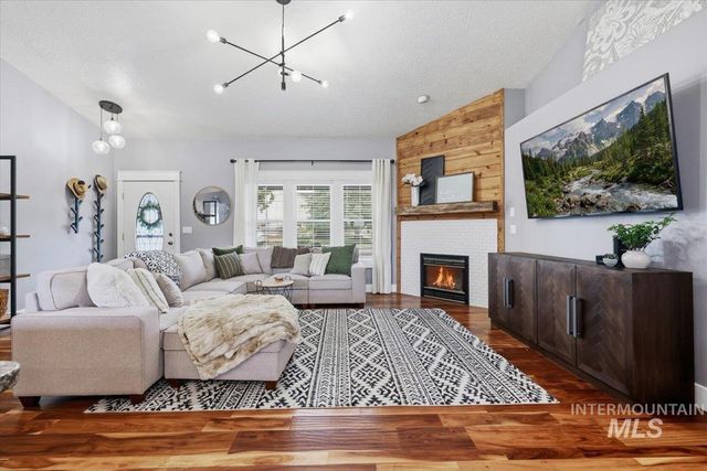 300 W Sedgewick, Meridian, ID 83646