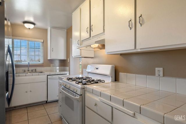 10908 Michele Avenue, Bakersfield, CA 93312