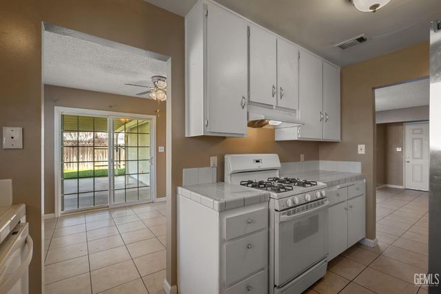 10908 Michele Avenue, Bakersfield, CA 93312