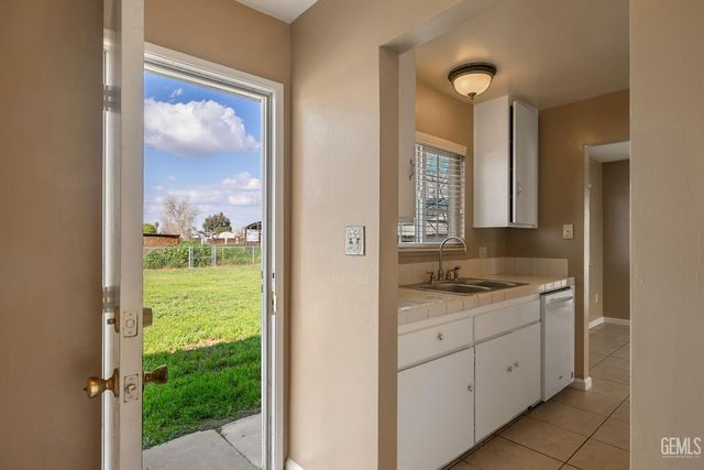 10908 Michele Avenue, Bakersfield, CA 93312