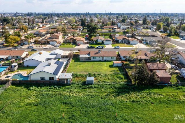 10908 Michele Avenue, Bakersfield, CA 93312