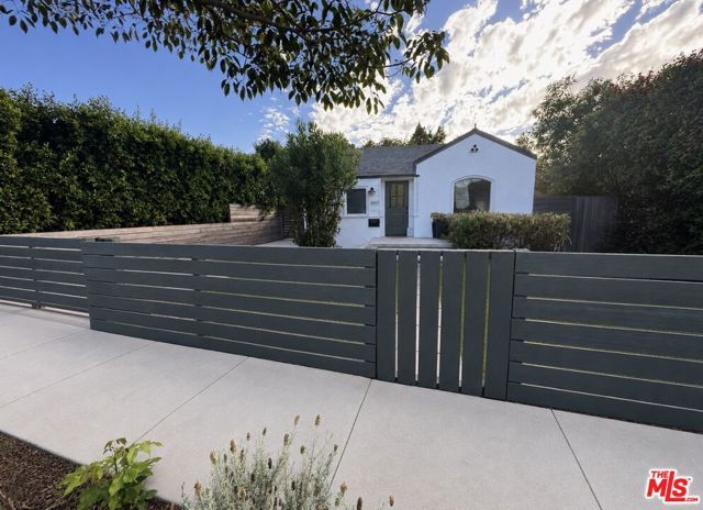 3957 Tivoli Avenue, Los Angeles, CA 90066