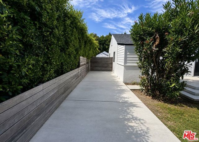 3957 Tivoli Avenue, Los Angeles, CA 90066