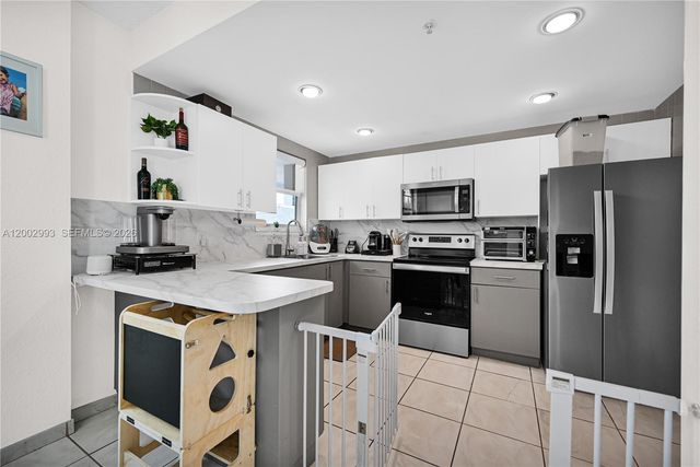 2829 Indian Creek Dr 410, Miami Beach, FL 33140