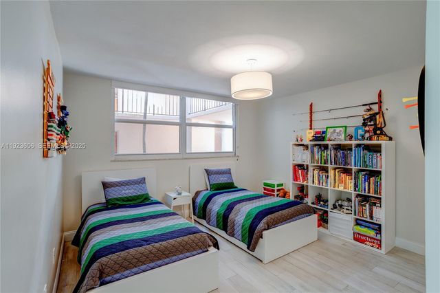 55 Ocean Lane Dr 2033, Key Biscayne, FL 33149