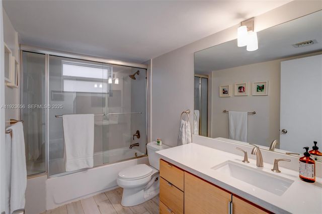 55 Ocean Lane Dr 2033, Key Biscayne, FL 33149