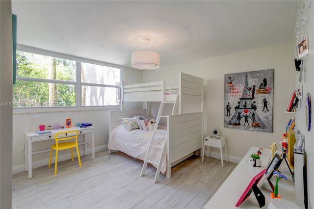 55 Ocean Lane Dr 2033, Key Biscayne, FL 33149