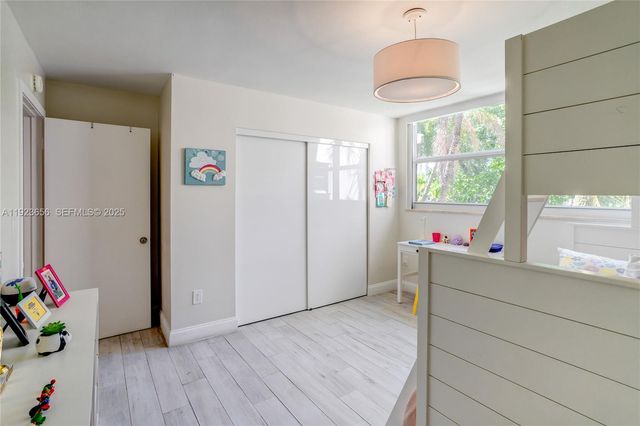 55 Ocean Lane Dr 2033, Key Biscayne, FL 33149