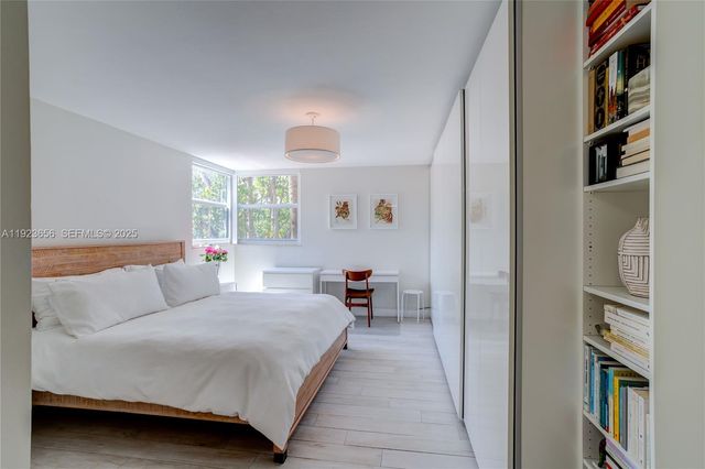 55 Ocean Lane Dr 2033, Key Biscayne, FL 33149