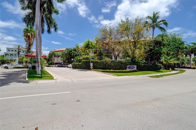 55 Ocean Lane Dr 2033, Key Biscayne, FL 33149