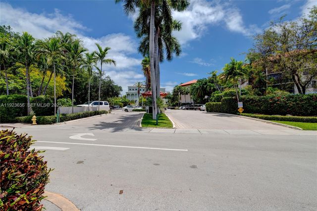 55 Ocean Lane Dr 2033, Key Biscayne, FL 33149