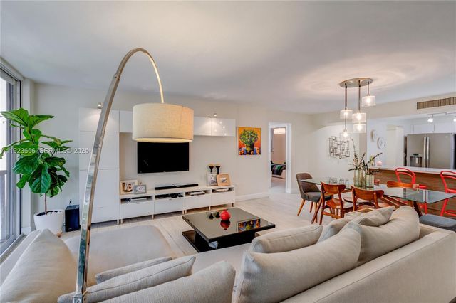 55 Ocean Lane Dr 2033, Key Biscayne, FL 33149