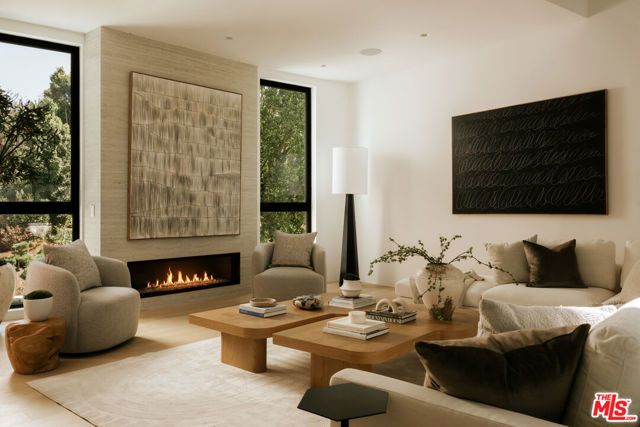 255 S Bentley Avenue, Los Angeles, CA 90049