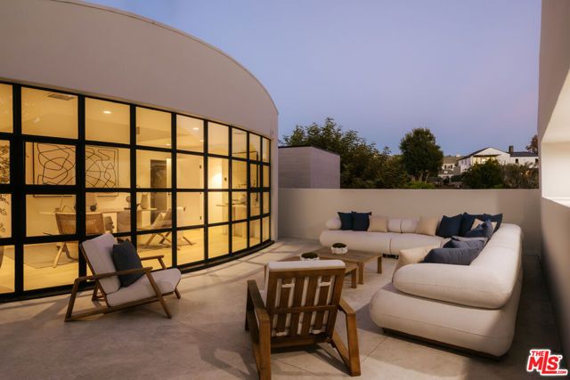 255 S Bentley Avenue, Los Angeles, CA 90049