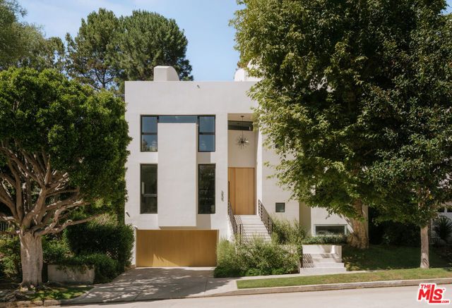 255 S Bentley Avenue, Los Angeles, CA 90049