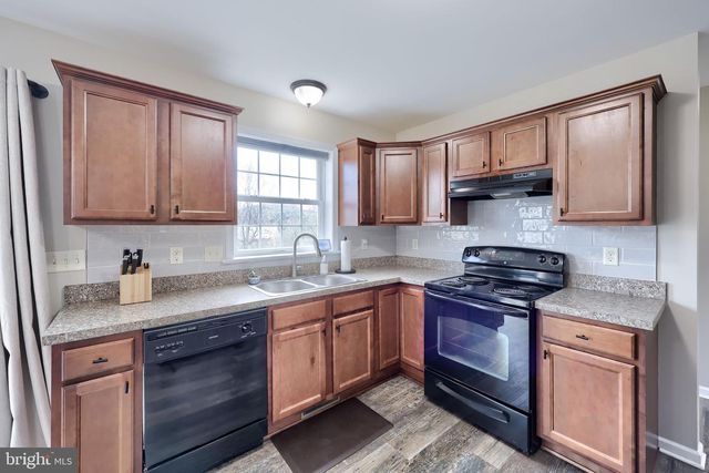 125 NOLAN DR, York, PA 17404
