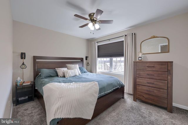125 NOLAN DR, York, PA 17404