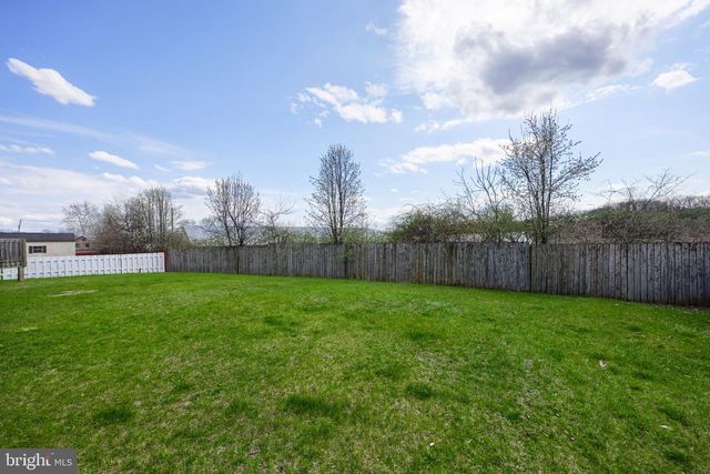 125 NOLAN DR, York, PA 17404