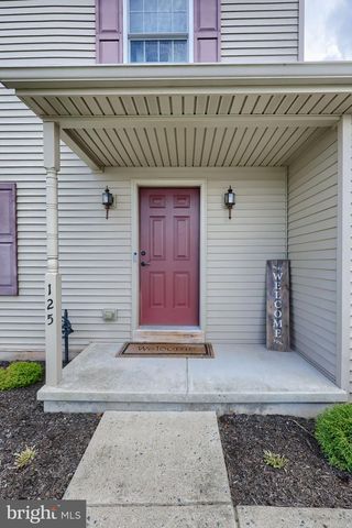 125 NOLAN DR, York, PA 17404