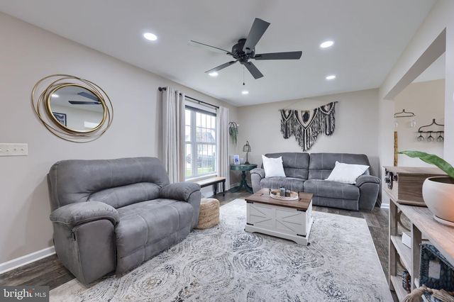 125 NOLAN DR, York, PA 17404