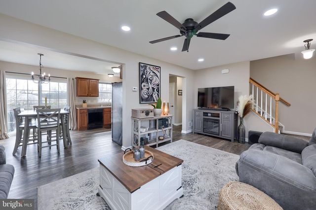 125 NOLAN DR, York, PA 17404