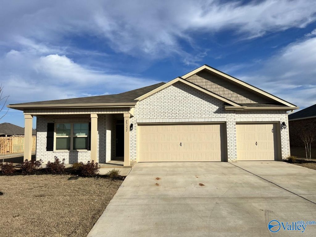 25157 Delilah Circle, Athens, AL 35613