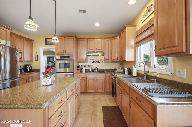 19 Chambry Court, Freehold, NJ 07728