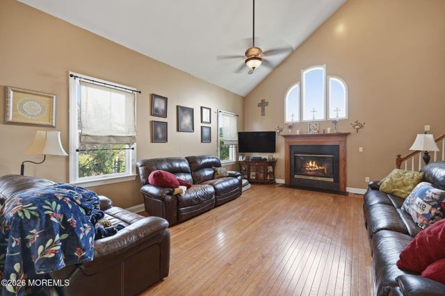 19 Chambry Court, Freehold, NJ 07728