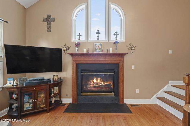 19 Chambry Court, Freehold, NJ 07728