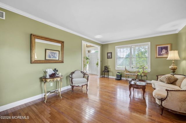 19 Chambry Court, Freehold, NJ 07728