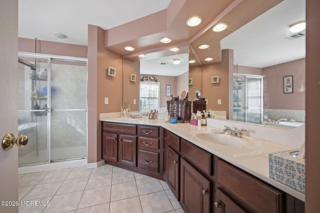 19 Chambry Court, Freehold, NJ 07728