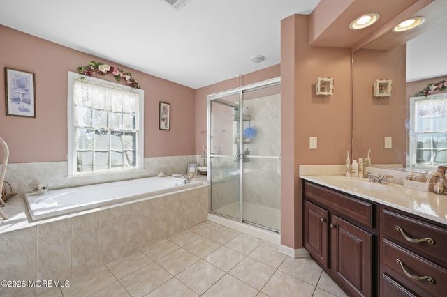 19 Chambry Court, Freehold, NJ 07728