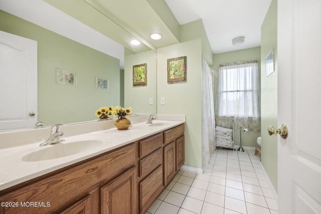 19 Chambry Court, Freehold, NJ 07728
