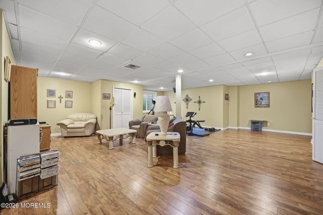 19 Chambry Court, Freehold, NJ 07728