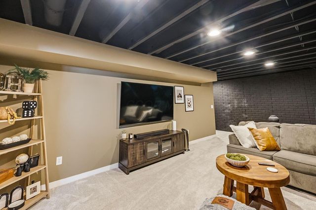 160 Natalie Lane, Granville, OH 43023