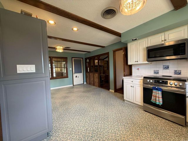 4 Carroll Cv, Forrest City, AR 72335